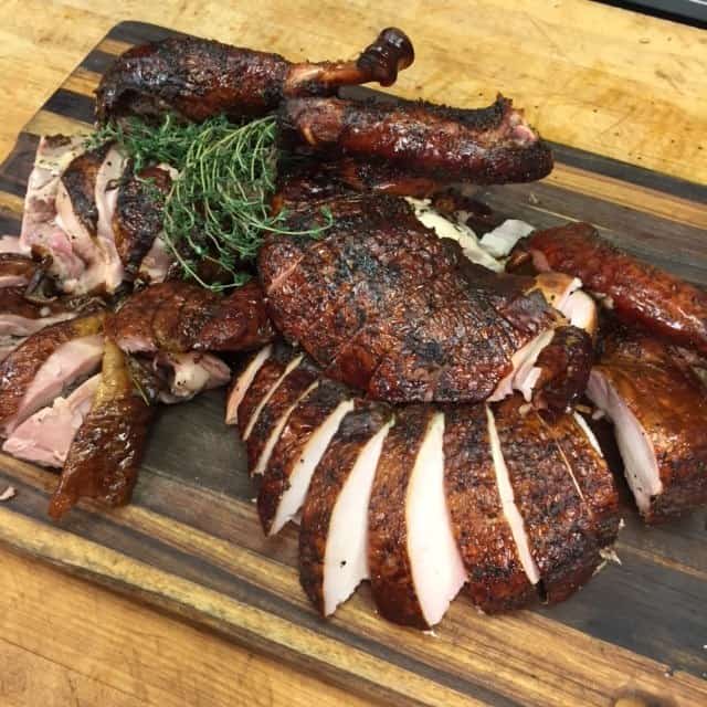 smoke-turkey-sliced
