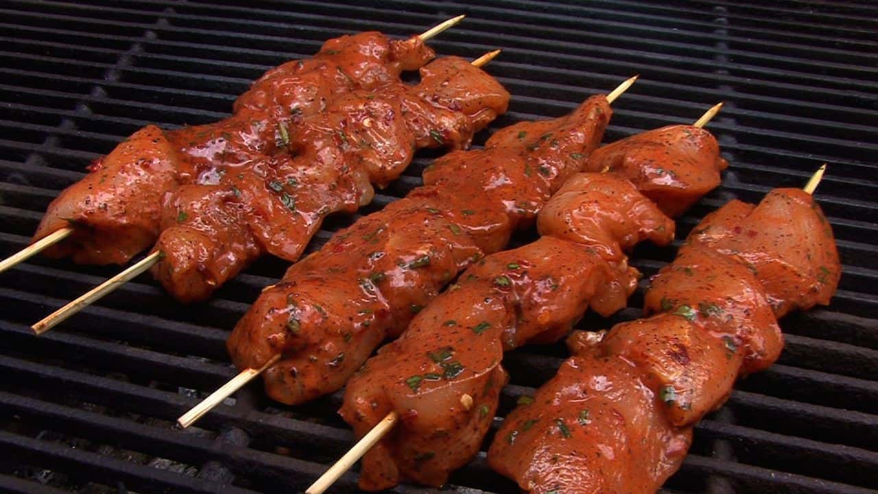 Sets and Recipes: Spicy Chicken Kebabs with Greek Yogurt Sauce