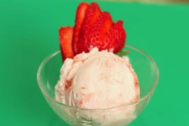 strawberry-ice-cream_large