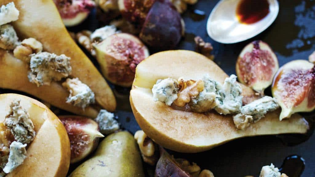 Fresh Pears and Figs with Gorgonzola Honey