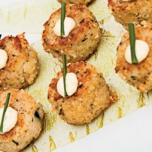 Maine Crab Cakes with Lime Aioli