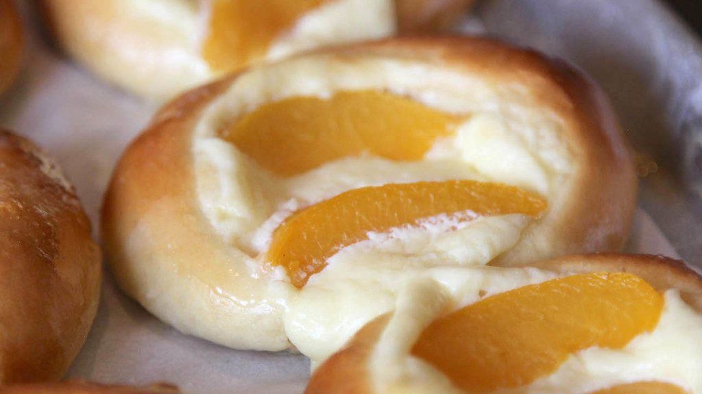 Little Gretel Peach Kolache