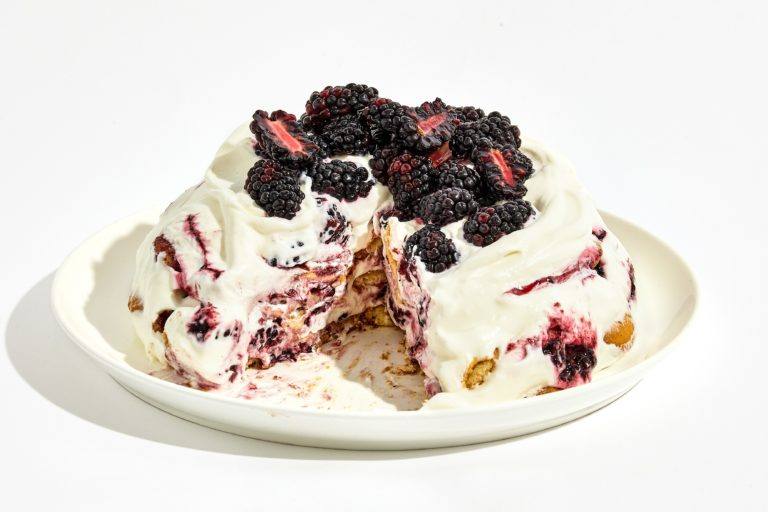 blackberry icebox cake 768x512 - 5 Icebox Cakes