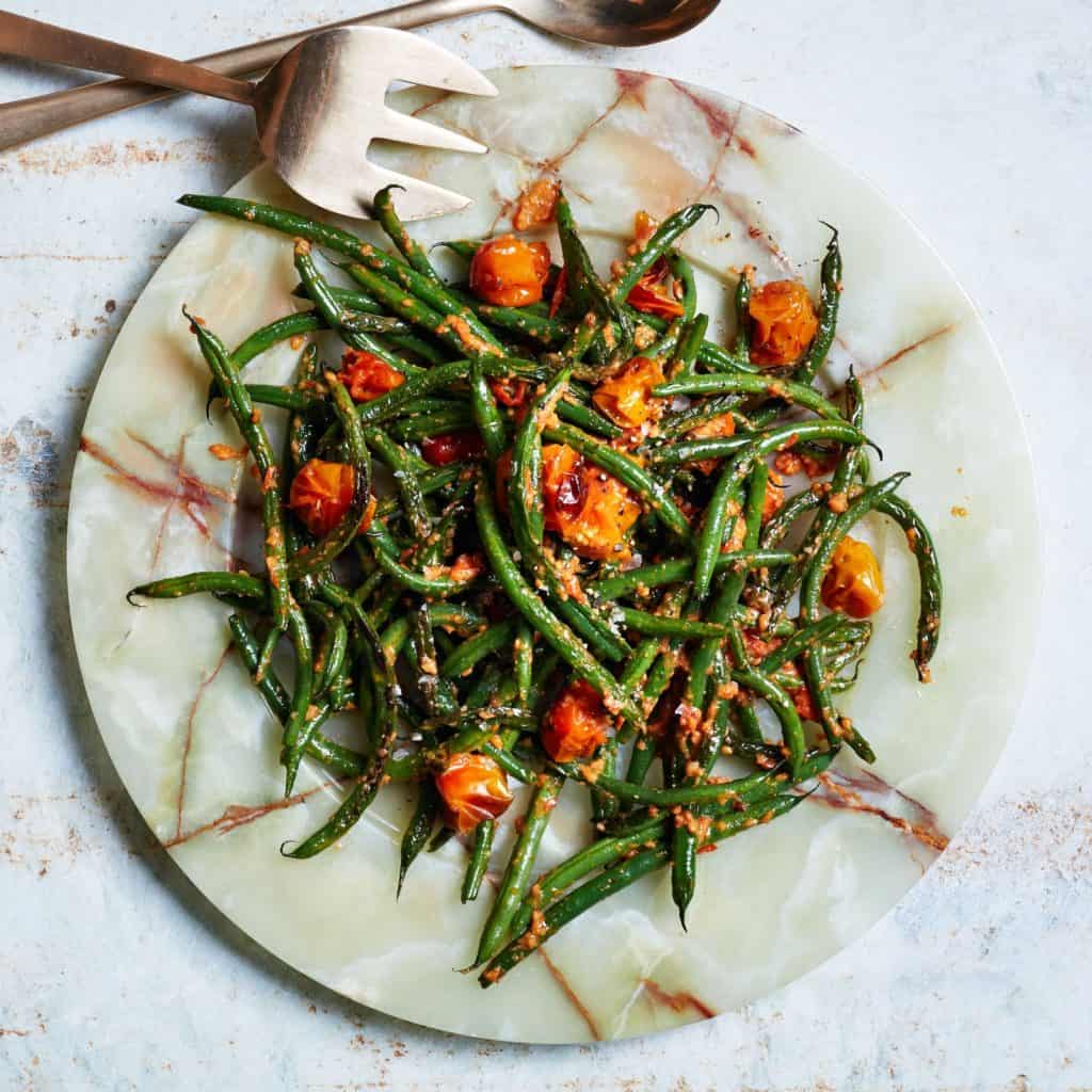 blistered green beans with tomato almond pesto1