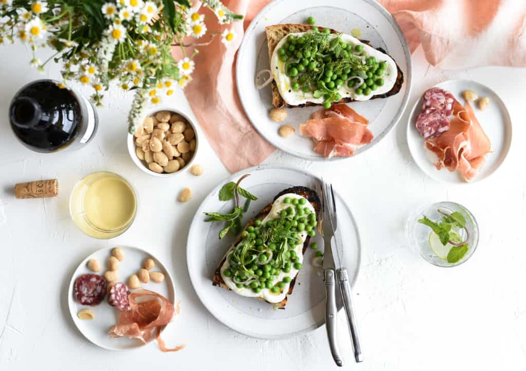 spring-pea-toasts