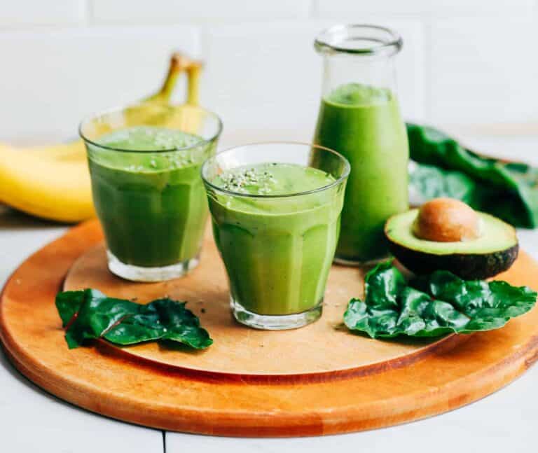 Creamy Avocado Banana Green Smoothie