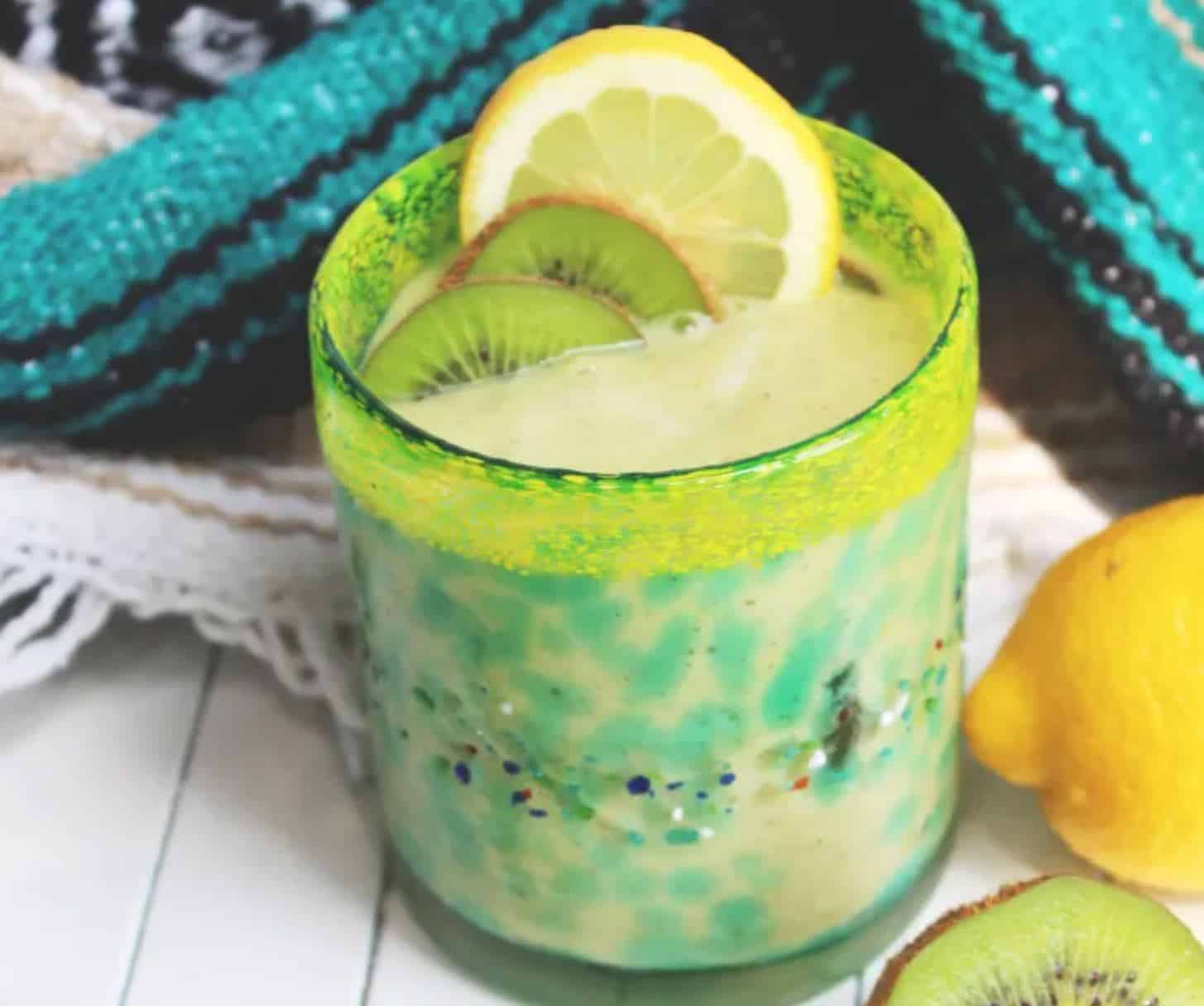 Creamy Coconut Kiwi Smoothie