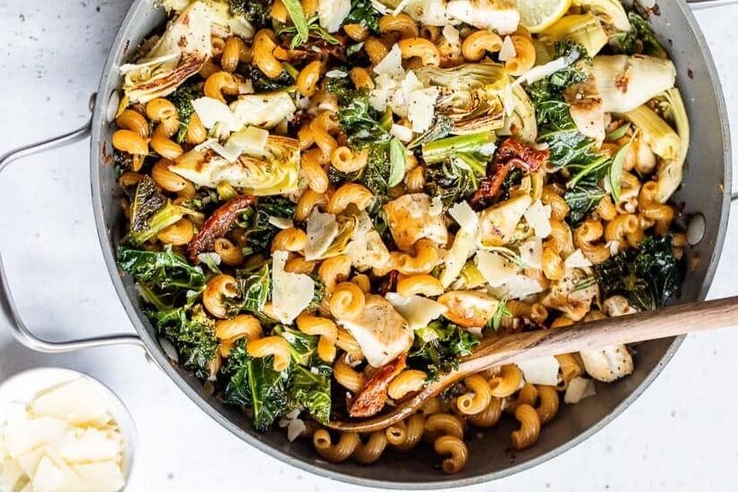 One Pot Chicken and Artichoke Cavatappi