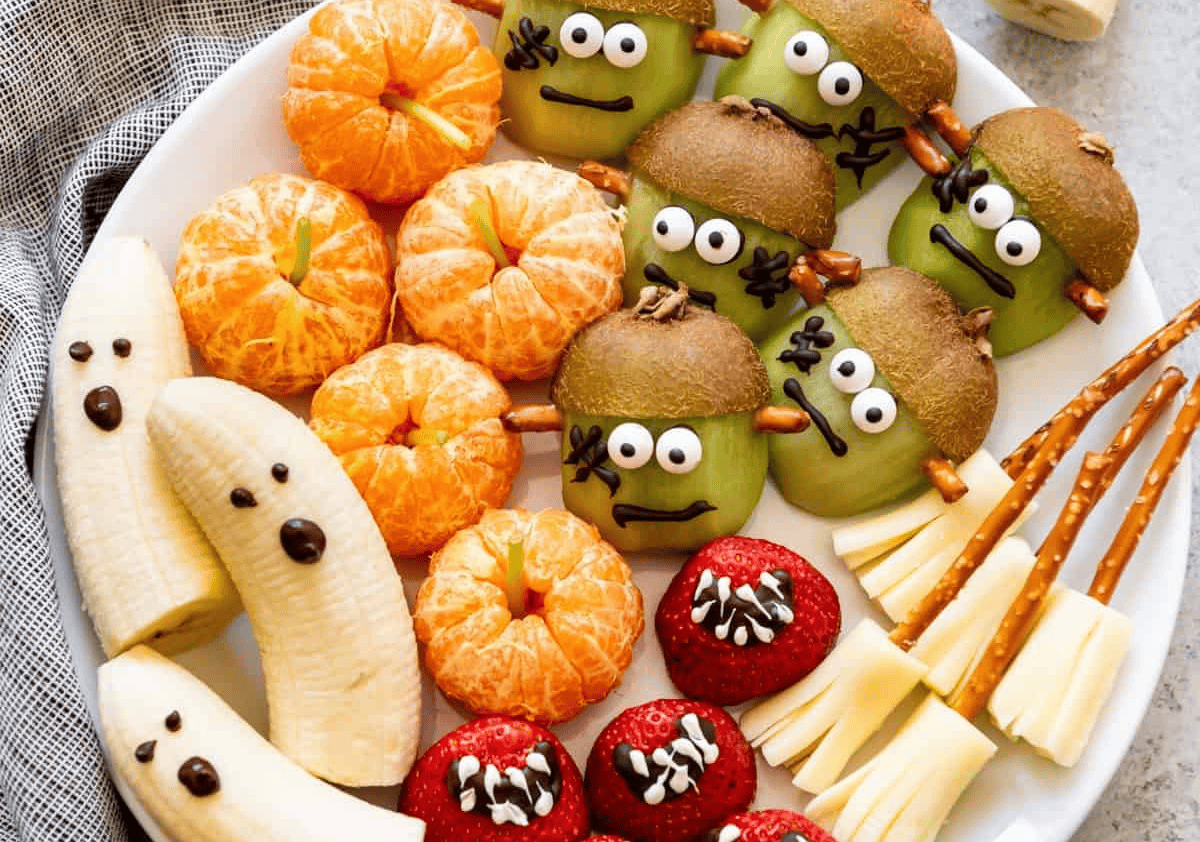 102424 halloween fruit board