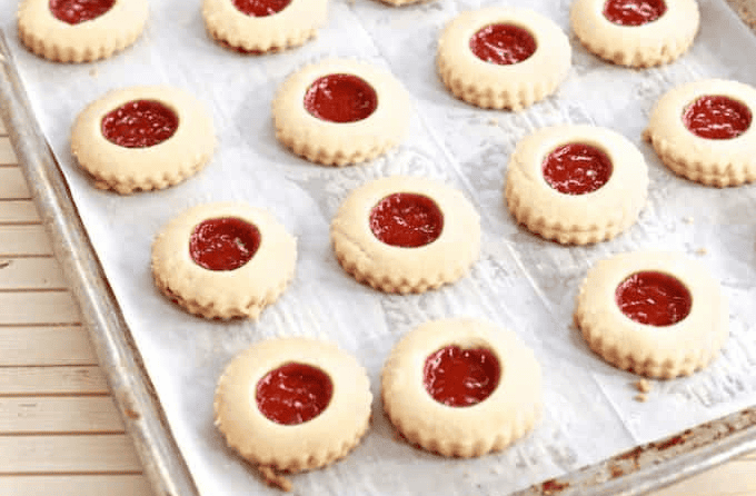 121724 shortbread cookies with guava
