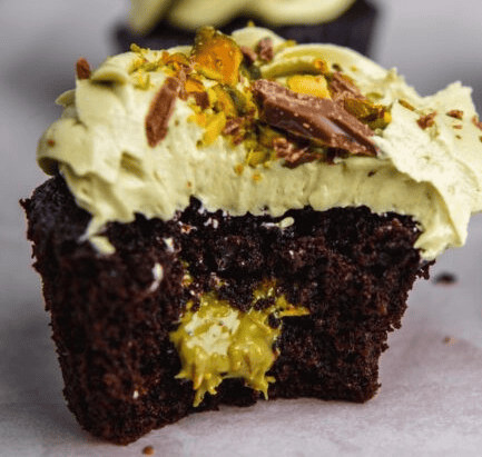 pistachio chocolate cupcake