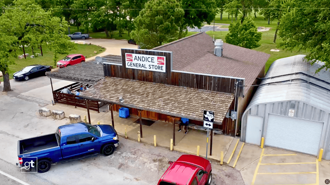 S11E01 – Andice General Store