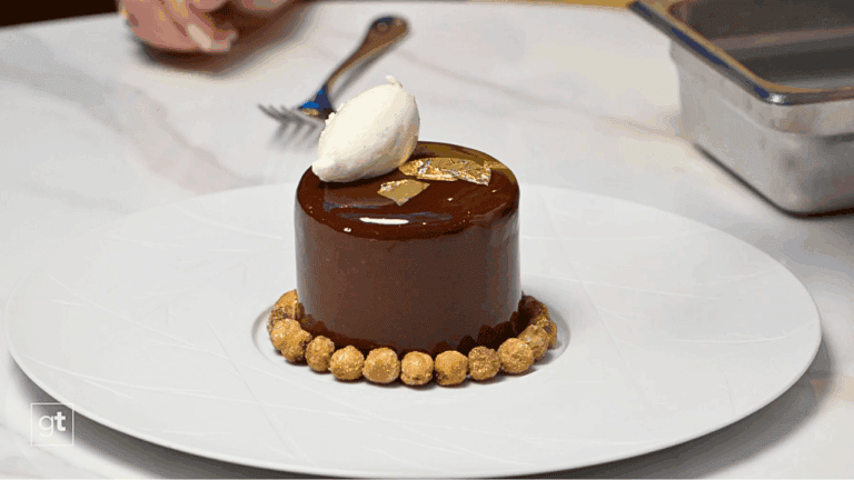 s11e5 blue chocolate cake