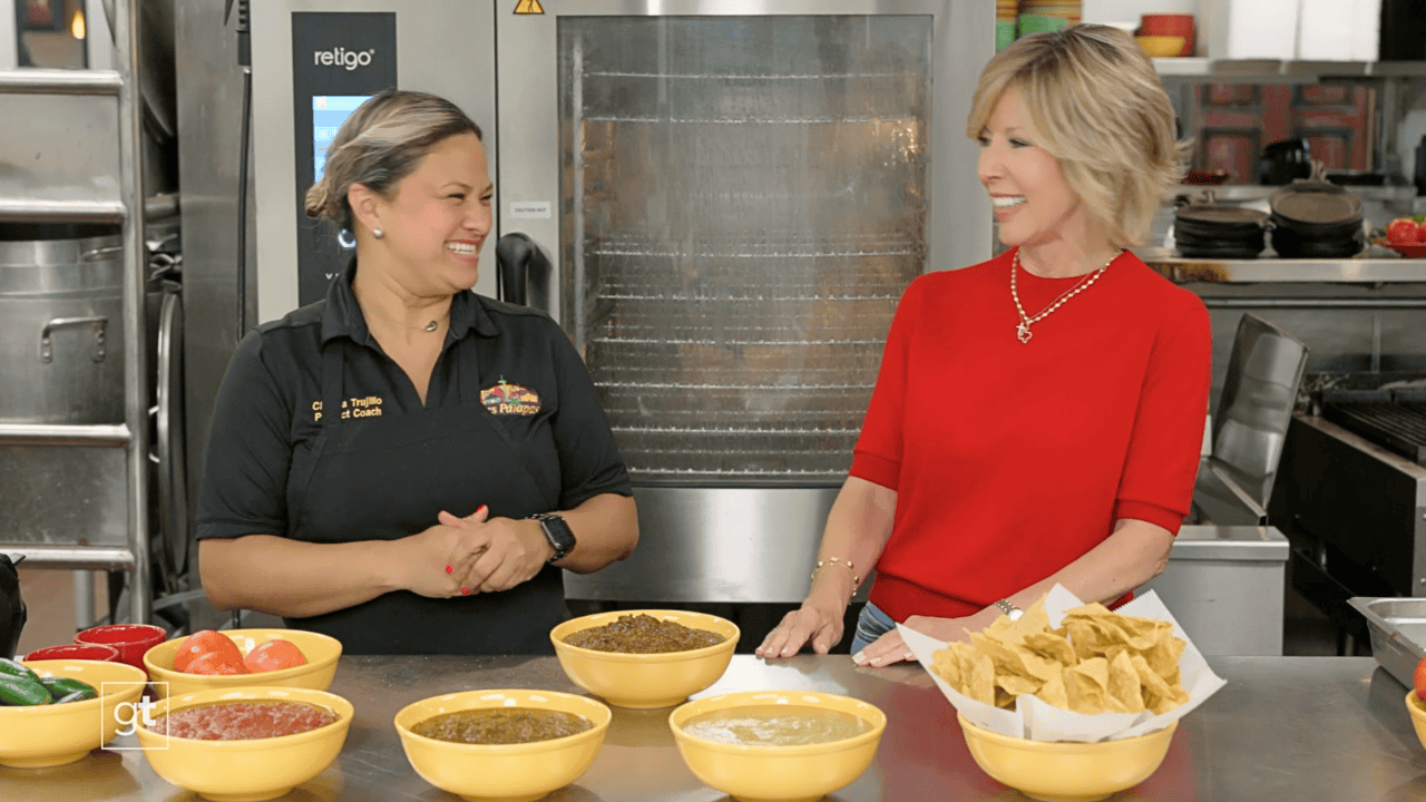 S11E8 – DIY: Fresh Ideas from Las Palapas: Salsa Quemada