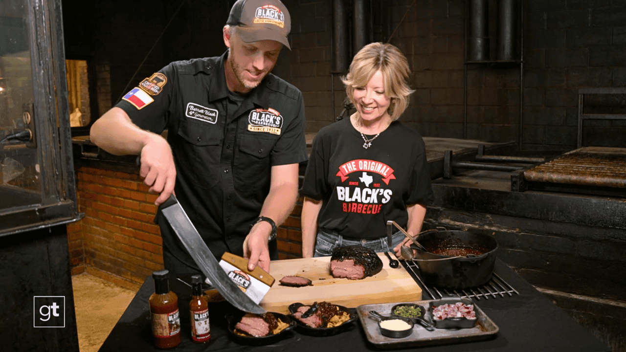 S11E12 – DIY: Texas Brisket and Sausage Chili