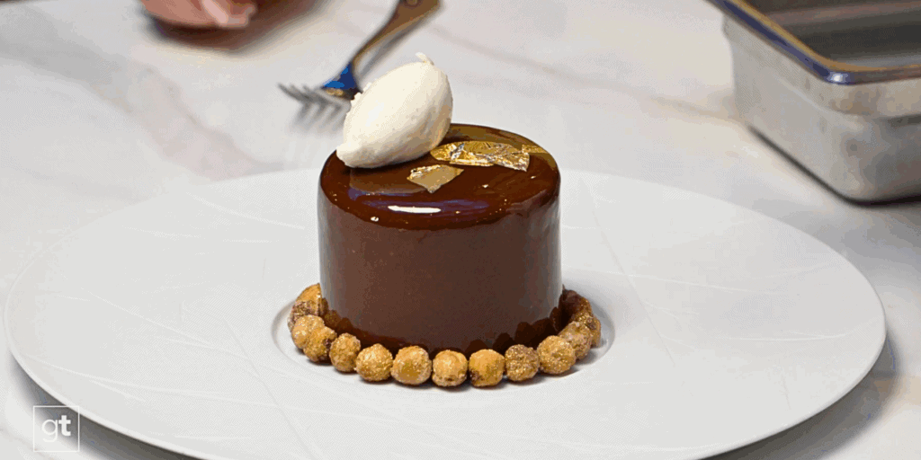 s11e5 blue chocolate cake